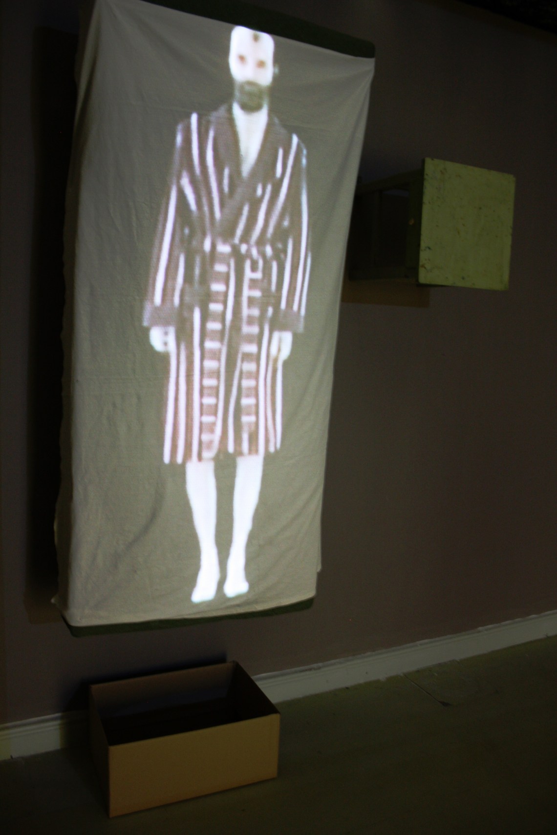 Istenem, 2011, videoinstalláció