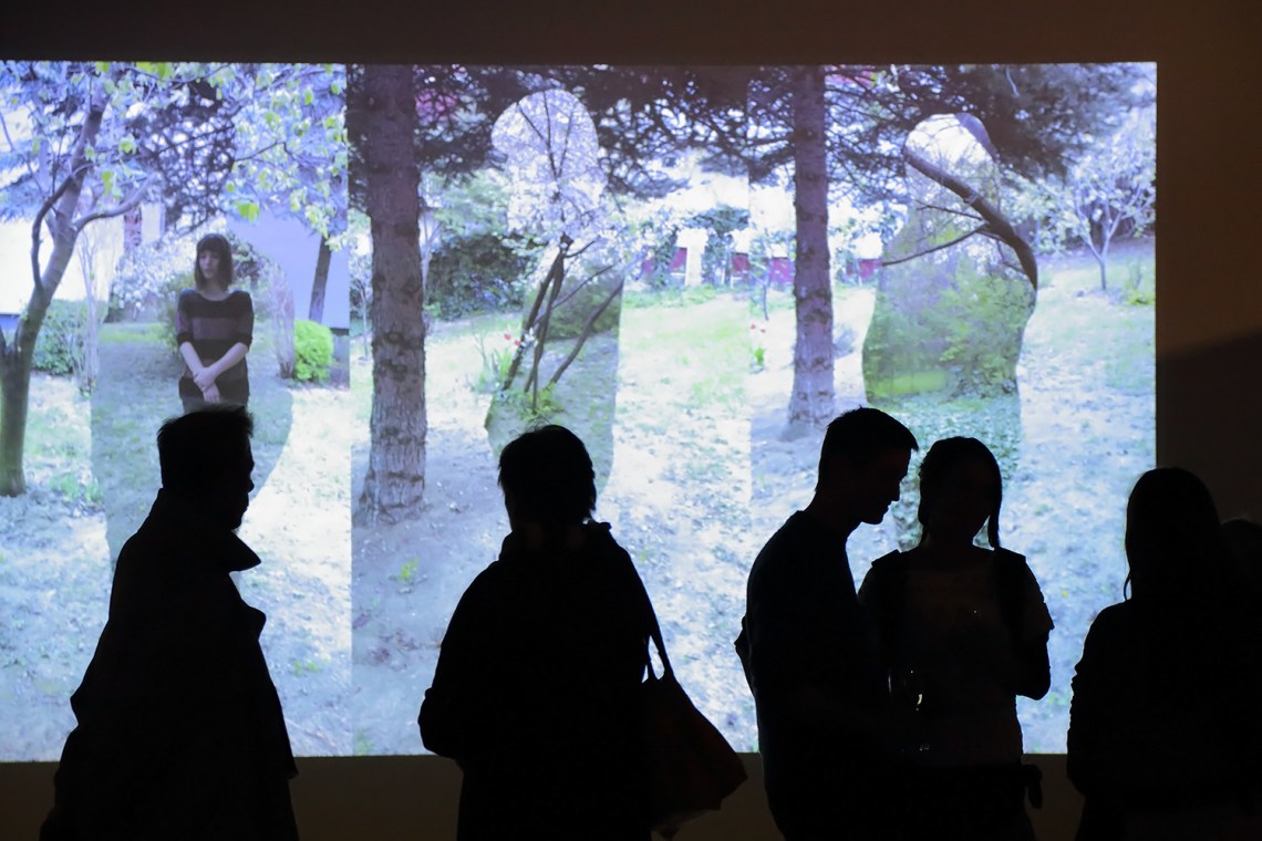 Waliczky Tamás: Tükröződések, 2014, egycsatornás videó installáció, fotó: Juhász G. Tamás