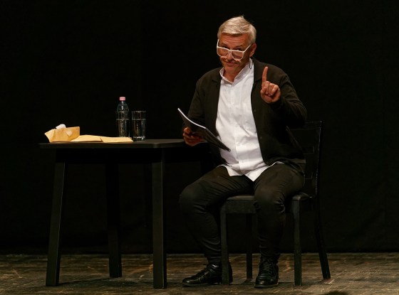 Fehér nyuszi, vörös nyuszi (Mészáros Csaba képe)