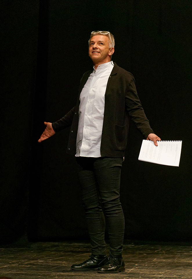 Fehér nyuszi, vörös nyuszi (Mészáros Csaba képe)